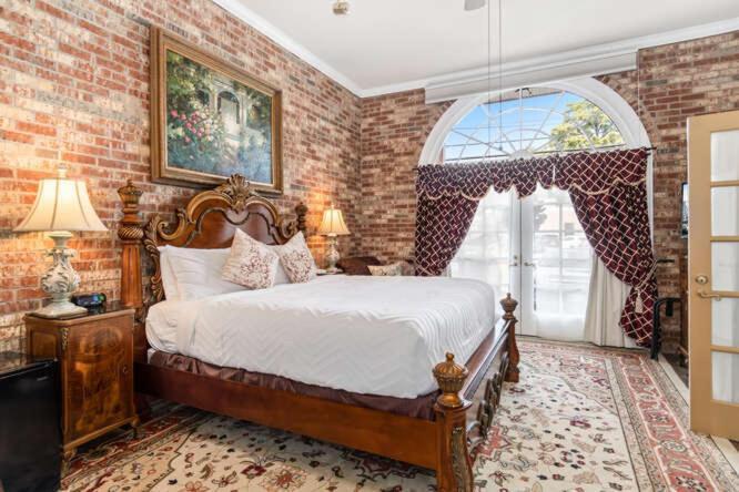 סנט מייקלס Old Brick Inn מראה חיצוני תמונה
